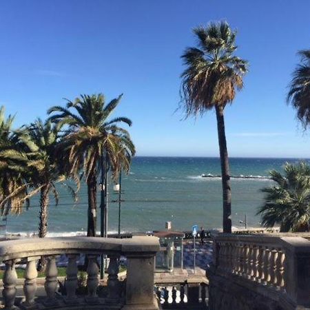 Petit Avec Classe Sanremo Esterno foto