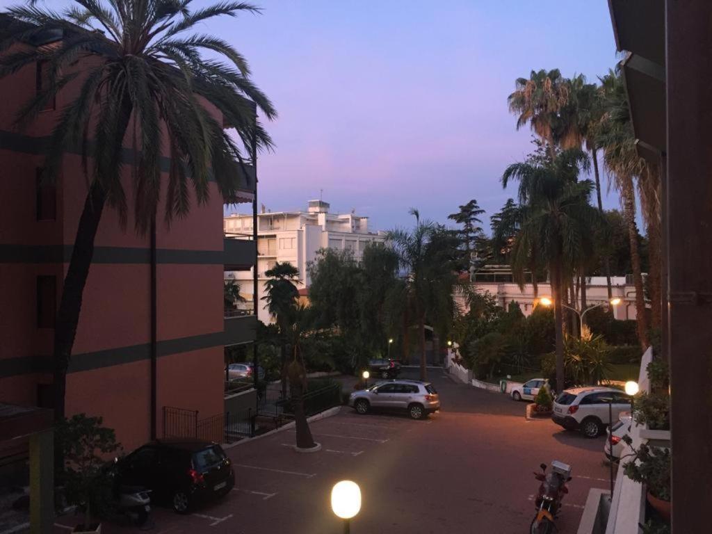 Petit Avec Classe Sanremo Esterno foto