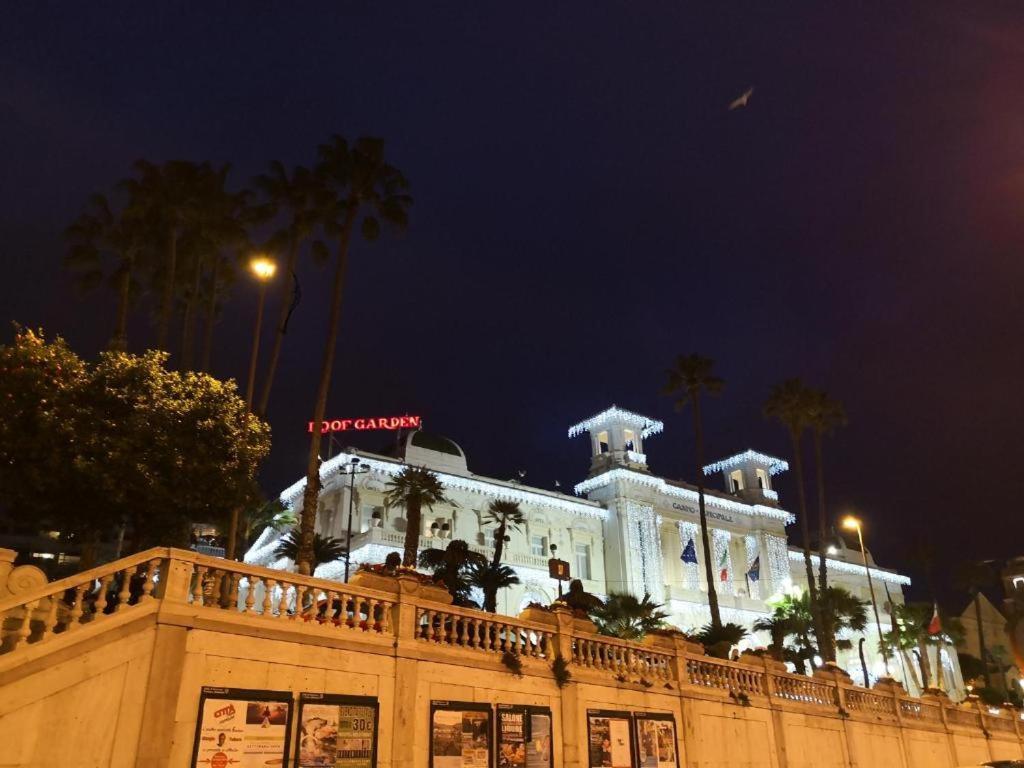 Petit Avec Classe Sanremo Esterno foto