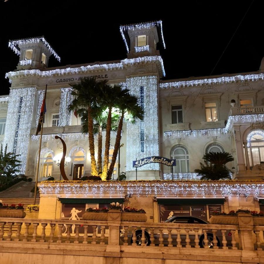 Petit Avec Classe Sanremo Esterno foto