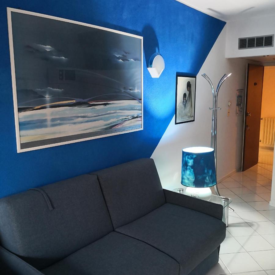 Petit Avec Classe Sanremo Esterno foto